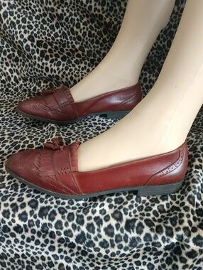 Women's Tassel Kiltie Loafer in Burgundy Leather